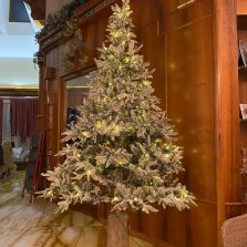 Abete innevato con led H.230 D.110 Brandani-83700